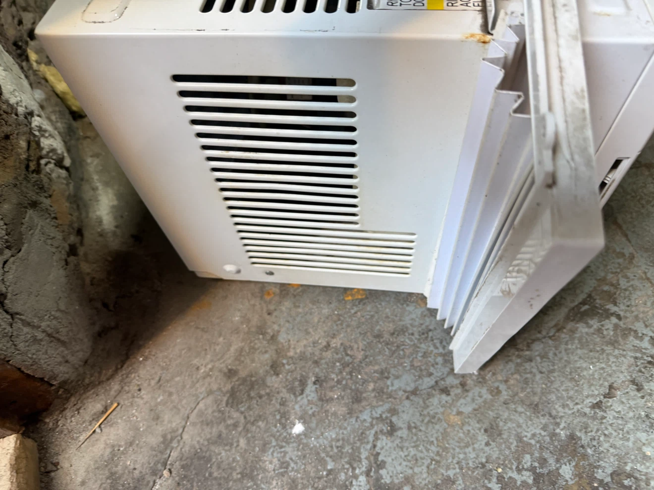 Haier Window Air Conditioner - photo 3