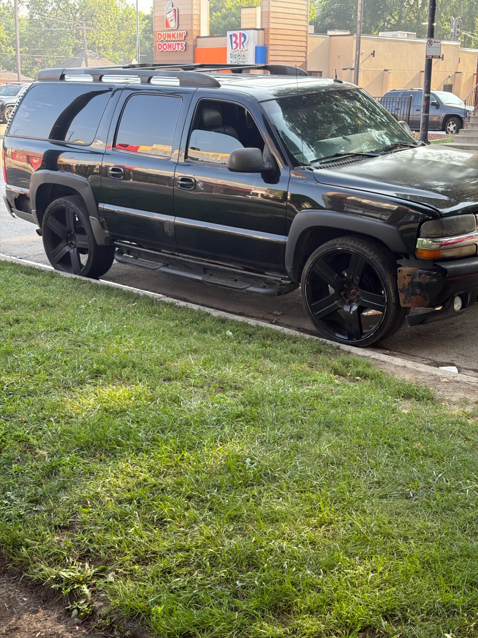 Black Chevy suburban z71