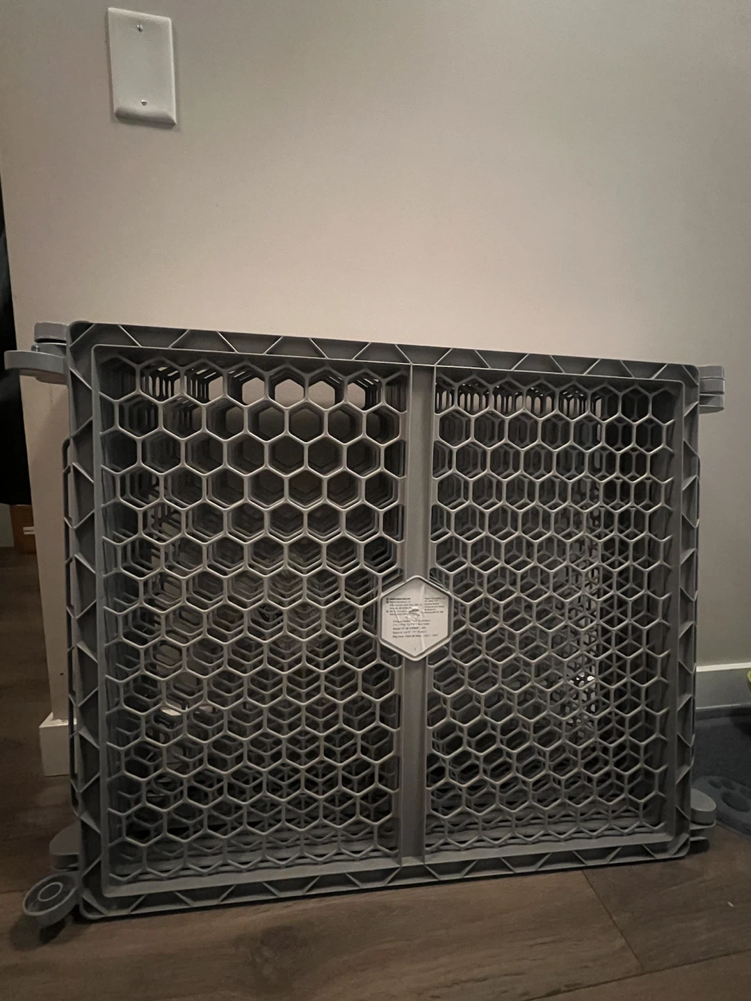Regalo 2-in-1 Play Yard & Safety Gate – Like New