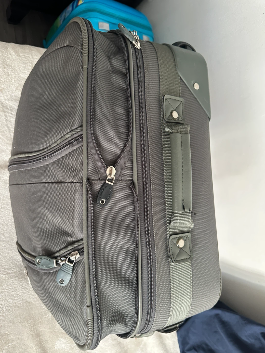Samsonite Grey Carry-On Spinner Luggage - photo 3