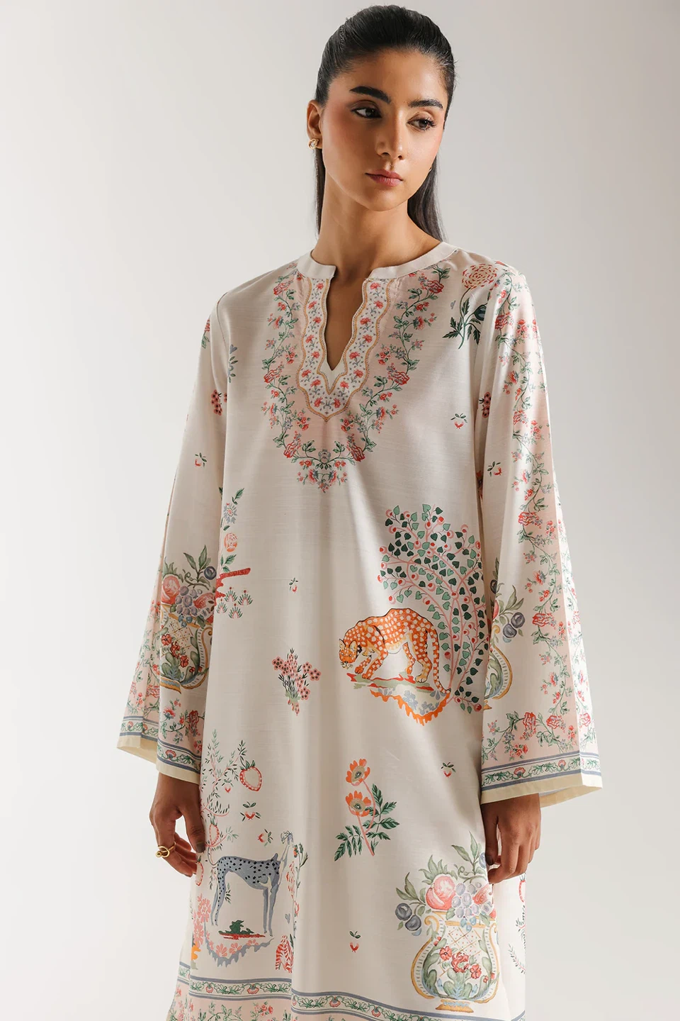Gorgeous Print Kurti and Pants Set