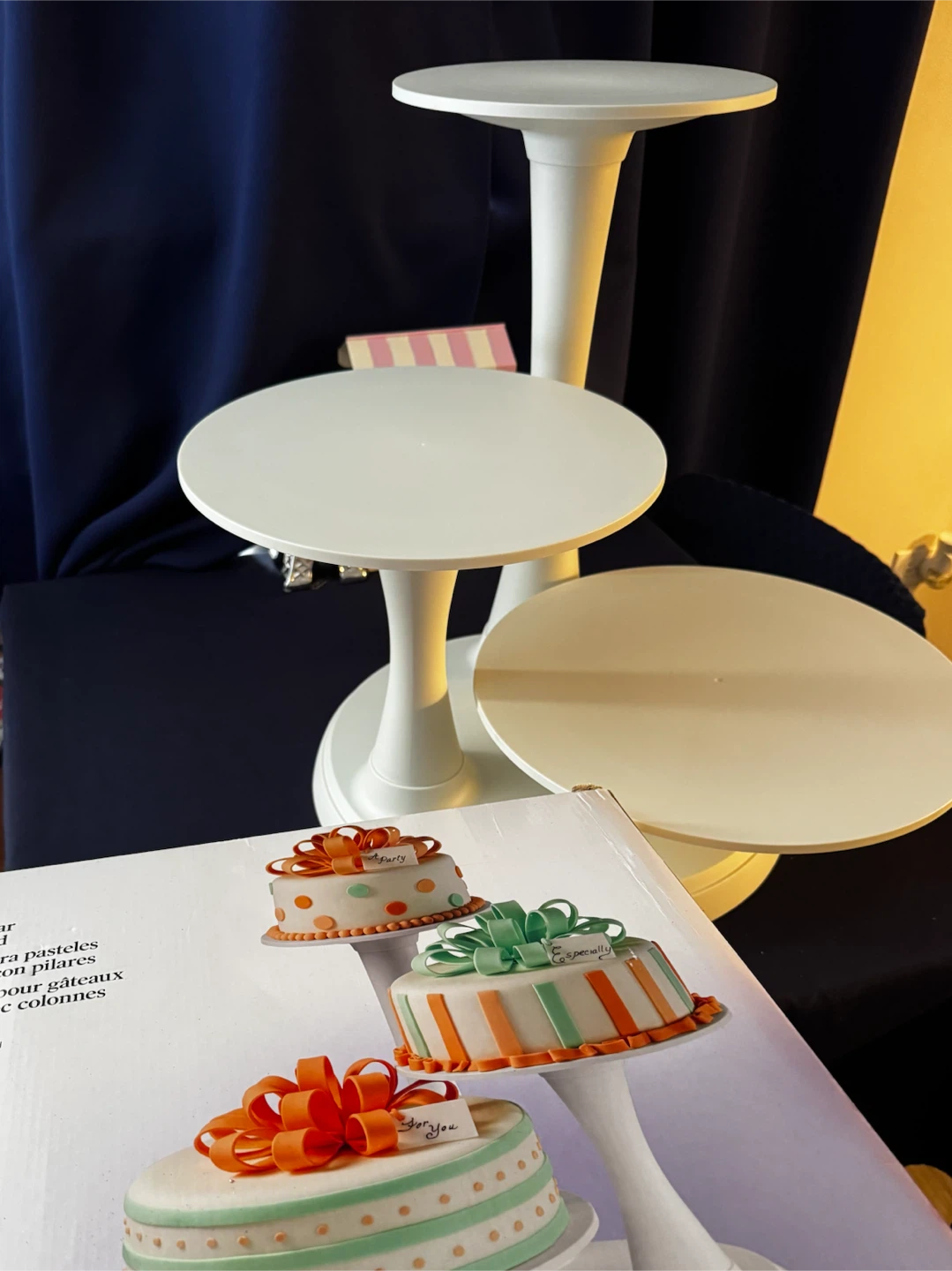 Wilton 3-Tier Pillar Cake Stand - photo 4