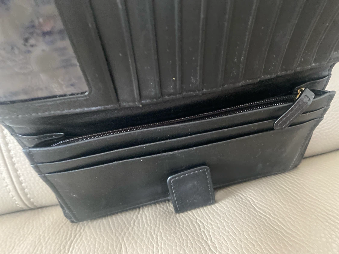 Michael Kors Black Leather Wallet - photo 4