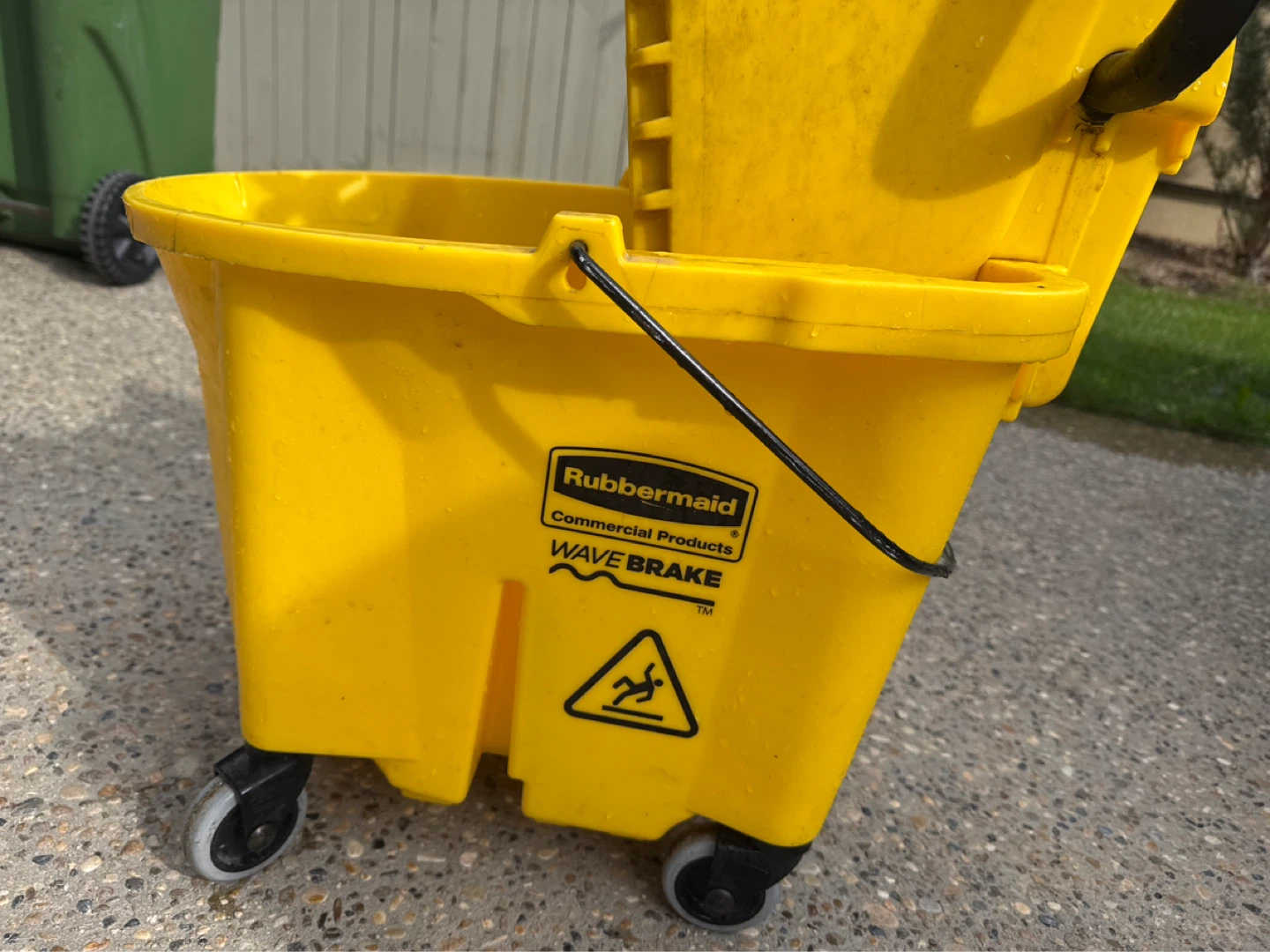 Rubbermaid wave break mop - photo 2