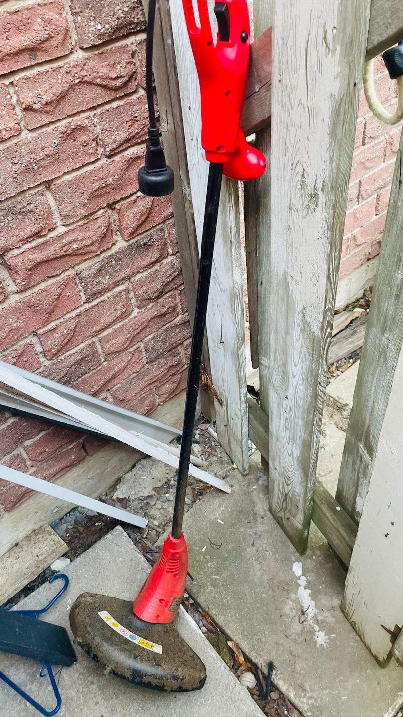 Black & Decker Electric String Trimmer