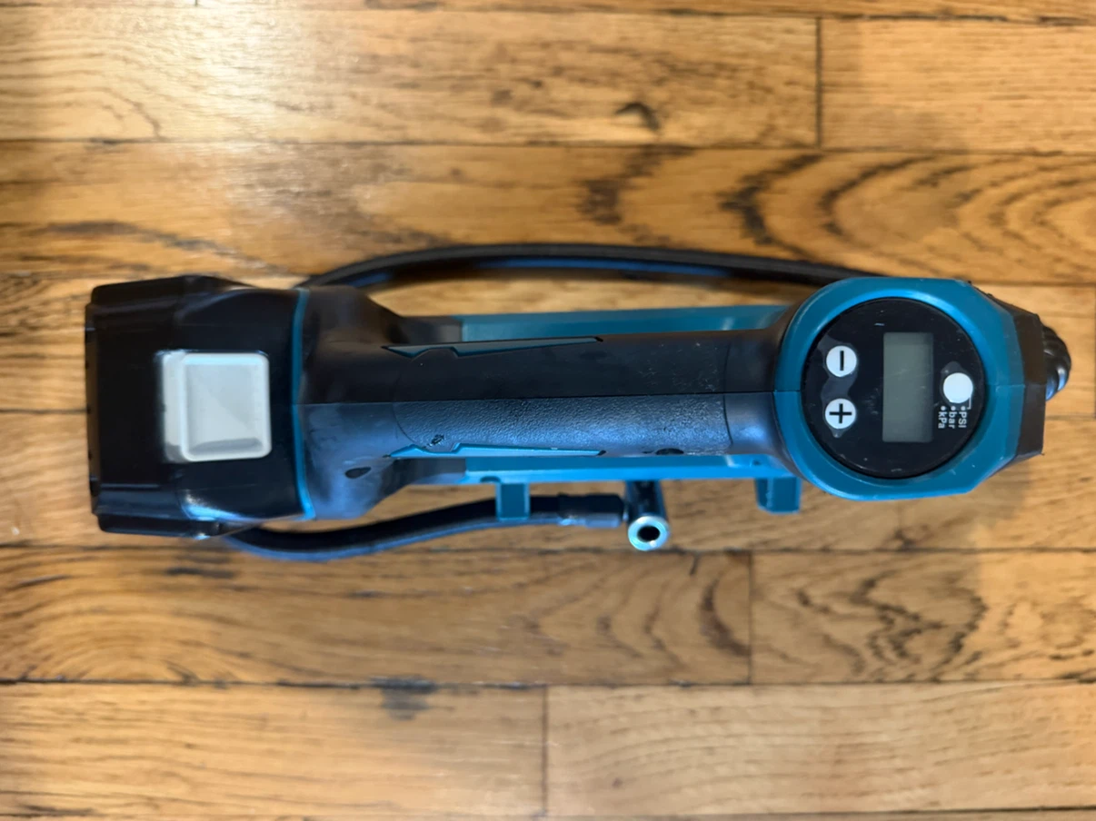 Makita DMP180 18V Cordless Inflator - photo 2