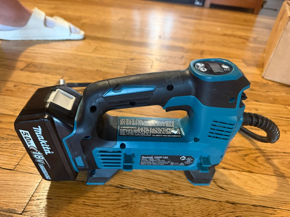 Makita DMP180 18V Cordless Inflator - photo 3