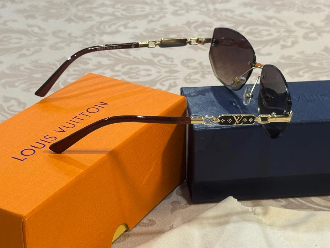 Louis Vuitton Sunglasses with Case and Box