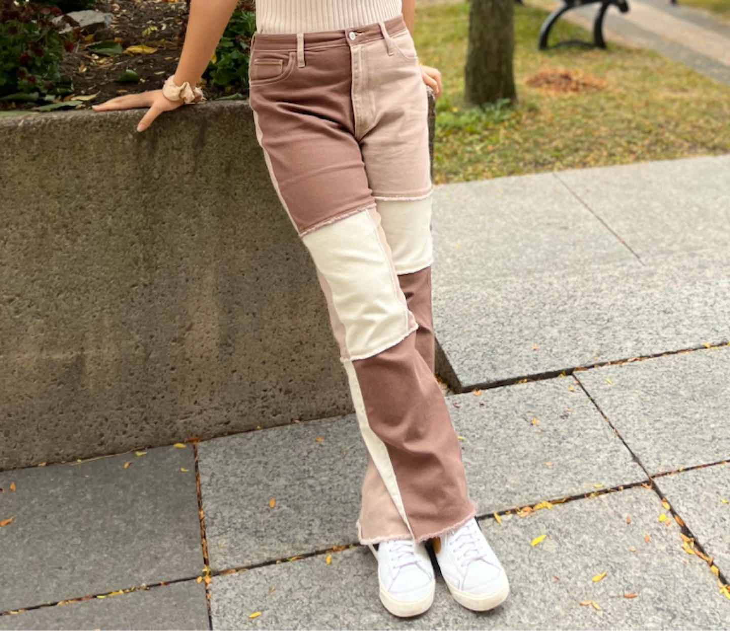 Colour-blocked straight leg jeans