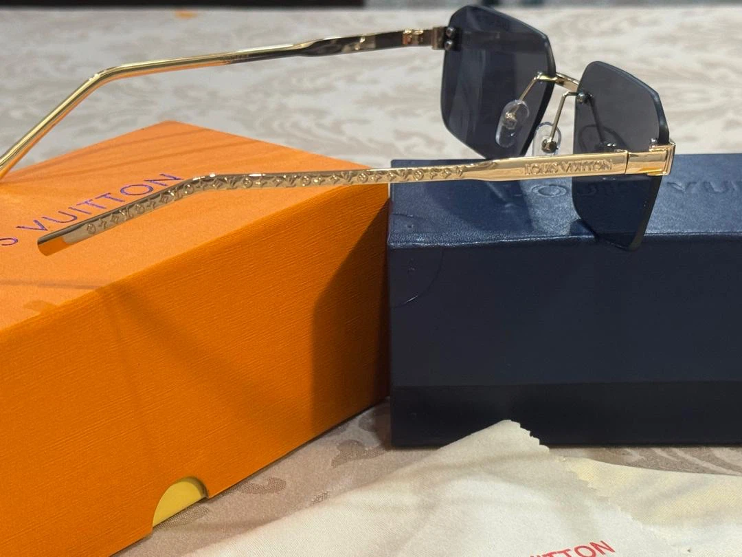 Louis Vuitton Sunglasses with Case and Box