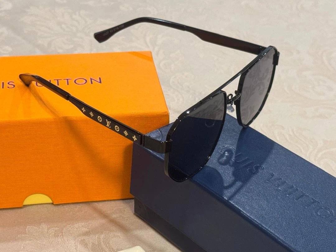 Louis Vuitton Sunglasses - photo 2