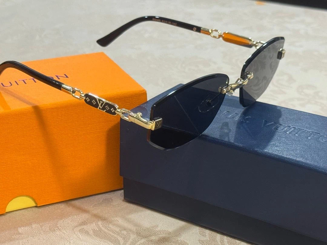 Louis Vuitton Rimless Sunglasses - photo 2