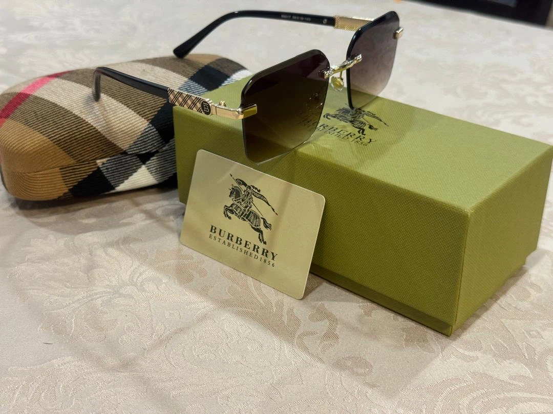 Burberry Sunglasses with Case and Box - photo 2