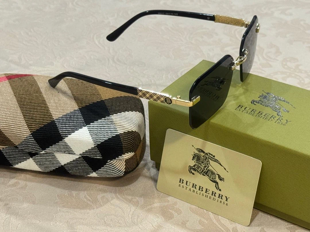 Burberry Sunglasses - photo 2