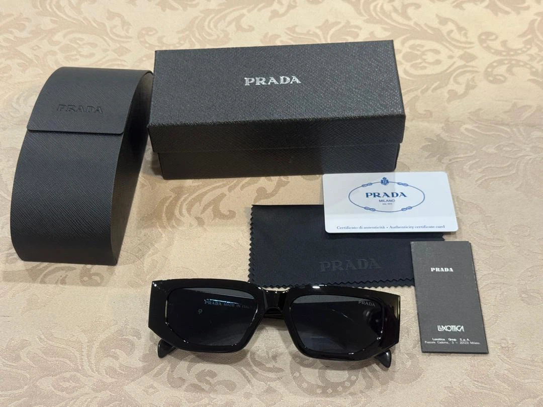 Prada Sunglasses - photo 3