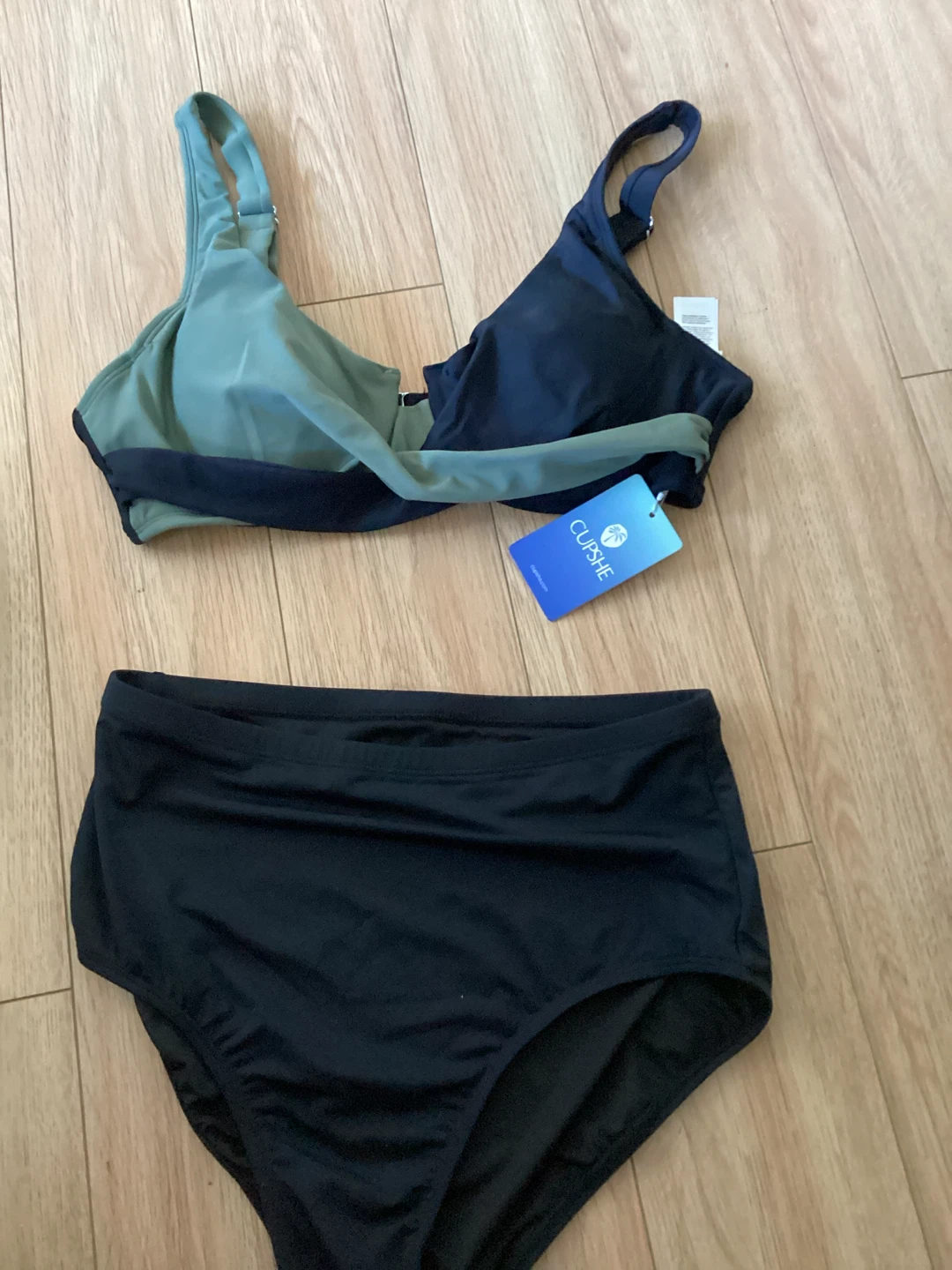 New CUPSHE Two-Piece Swimsuit M