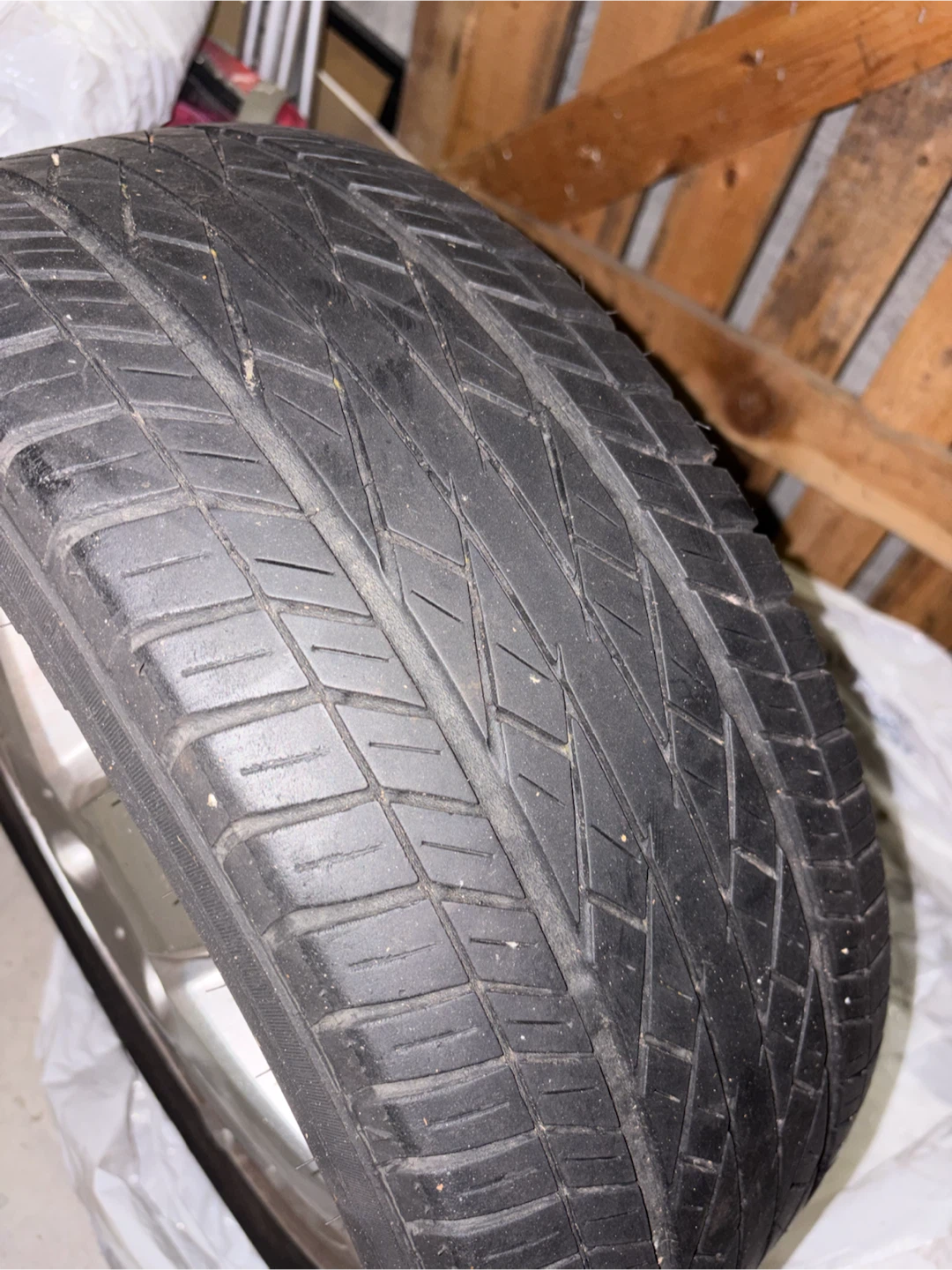 4 Yokohama Car Tires with Chevrolet Rim - photo 3