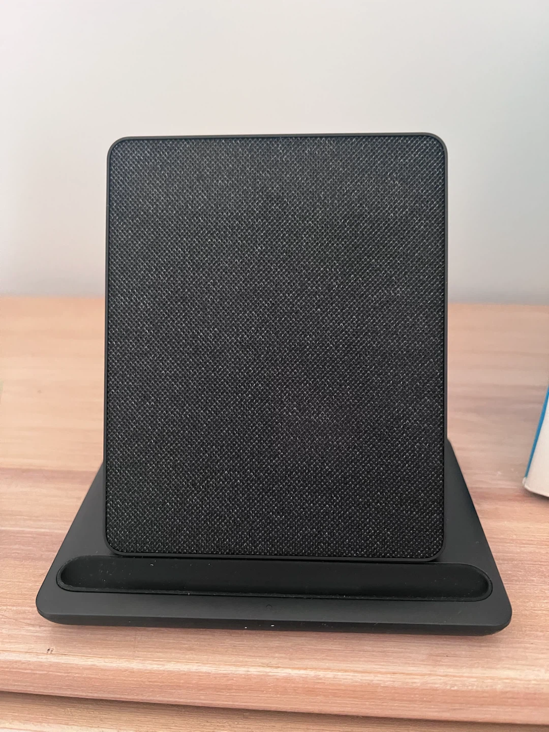 Anker Wireless Charging Dock for Kindle Paperwhite