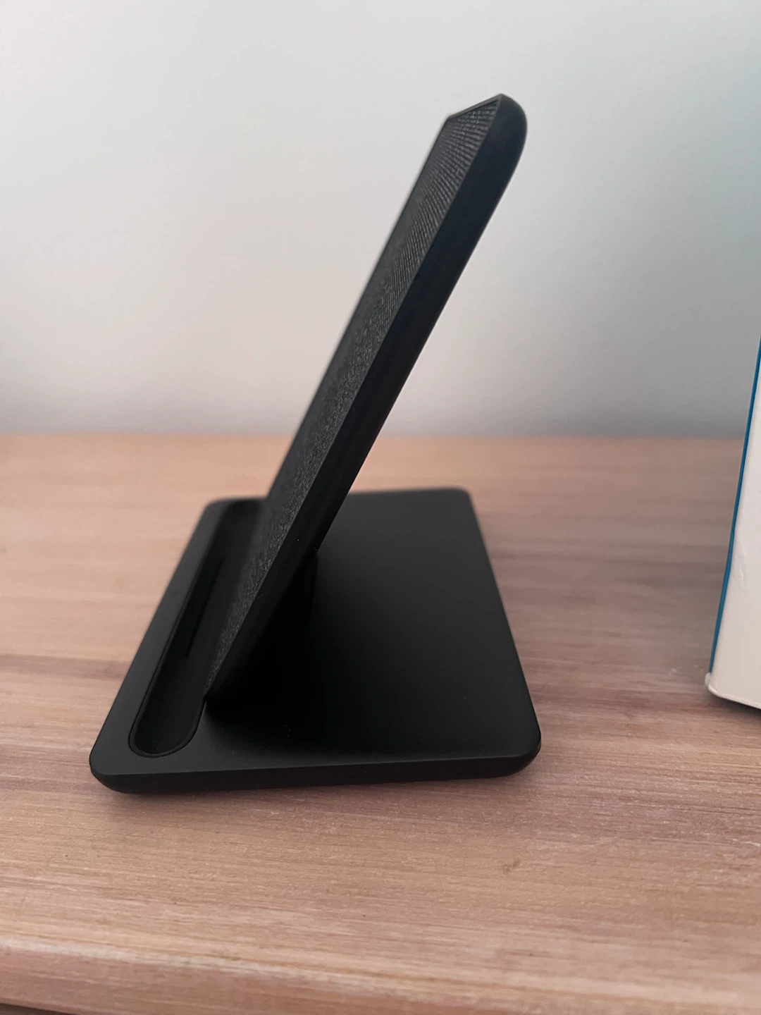 Anker Wireless Charging Dock for Kindle Paperwhite - photo 2