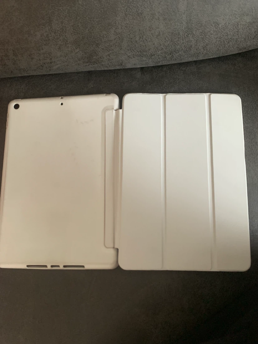 White iPad Case - photo 2