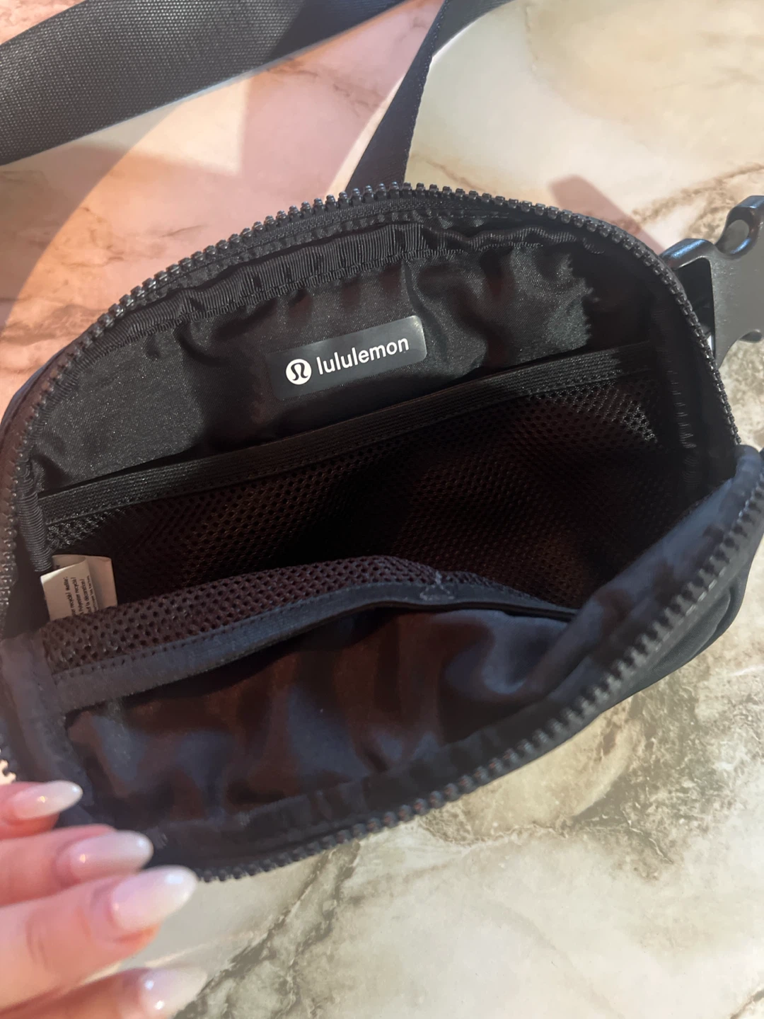 Lululemon Everywhere Belt Bag - photo 2