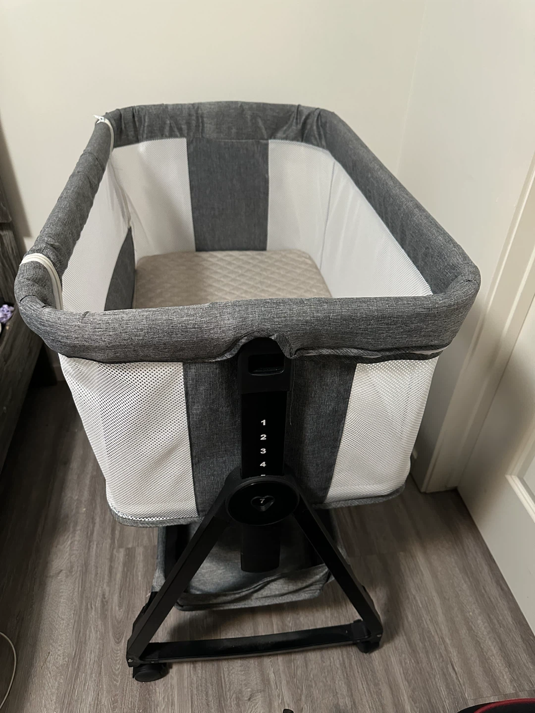 Grey Bassinet with Mosquito Net - photo 2