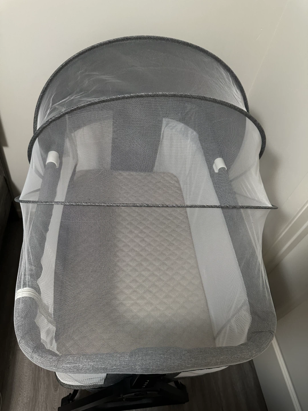 Grey Bassinet with Mosquito Net - photo 5