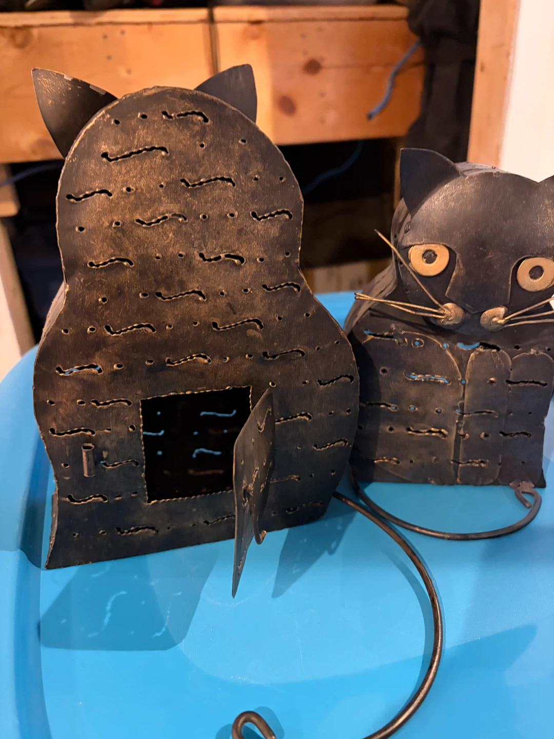 Decorative Metal Cat Figures (Set of 2)