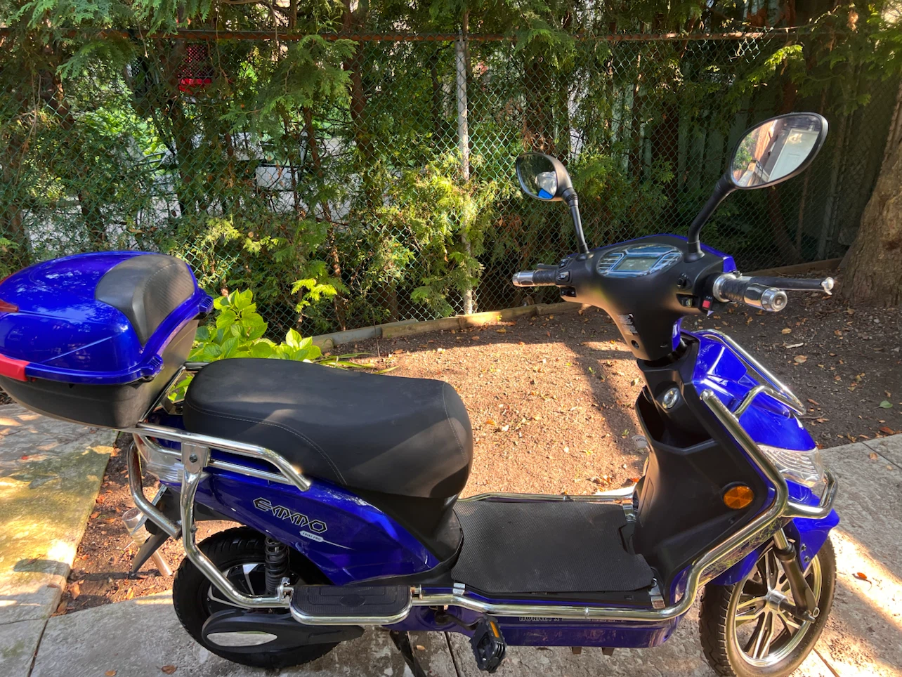 Emmo E- bike Blue with Storage Box - photo 2