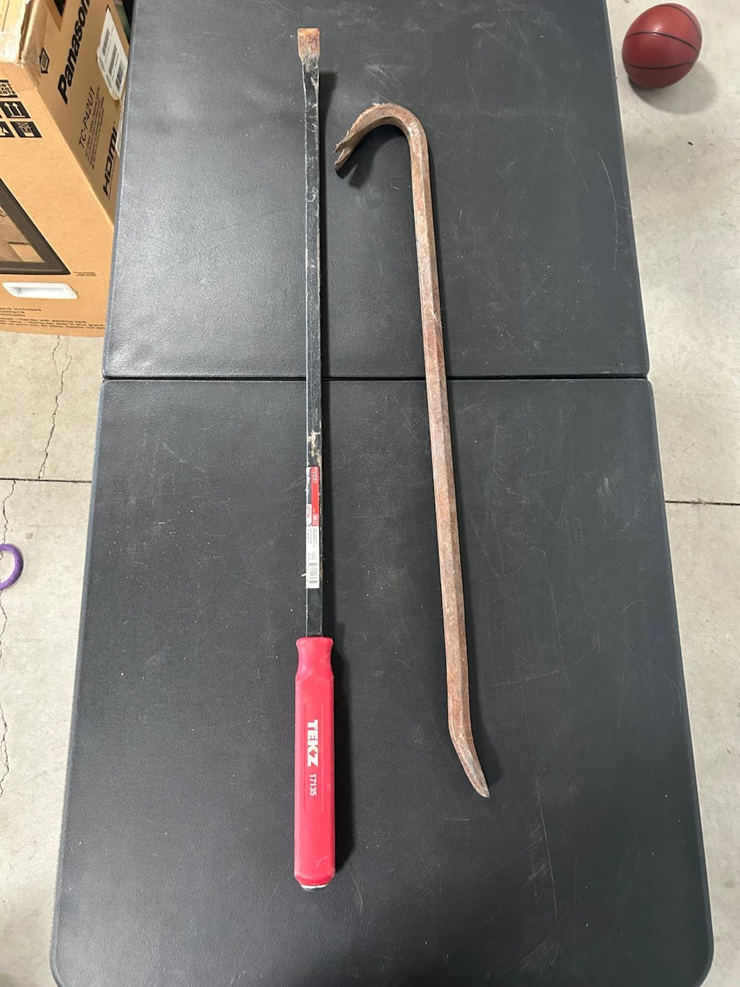 TEKZ 36-inch Pry Bar and Crowbar Set