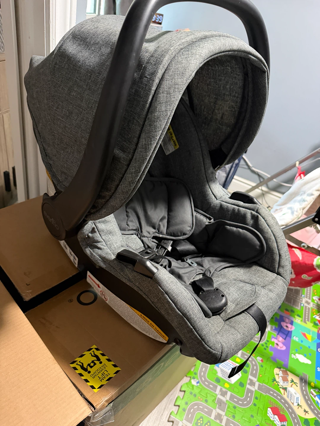 Evenflo Infant Car Seat with Base - photo 5