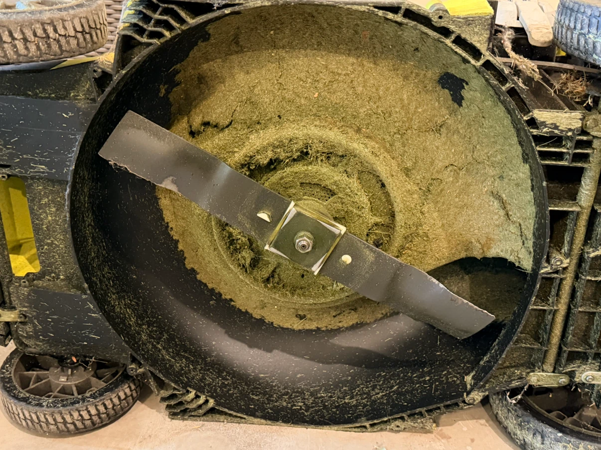 FREE — Ryobi 16” Lawn Mower — Needs Repair / Good for Parts - photo 3