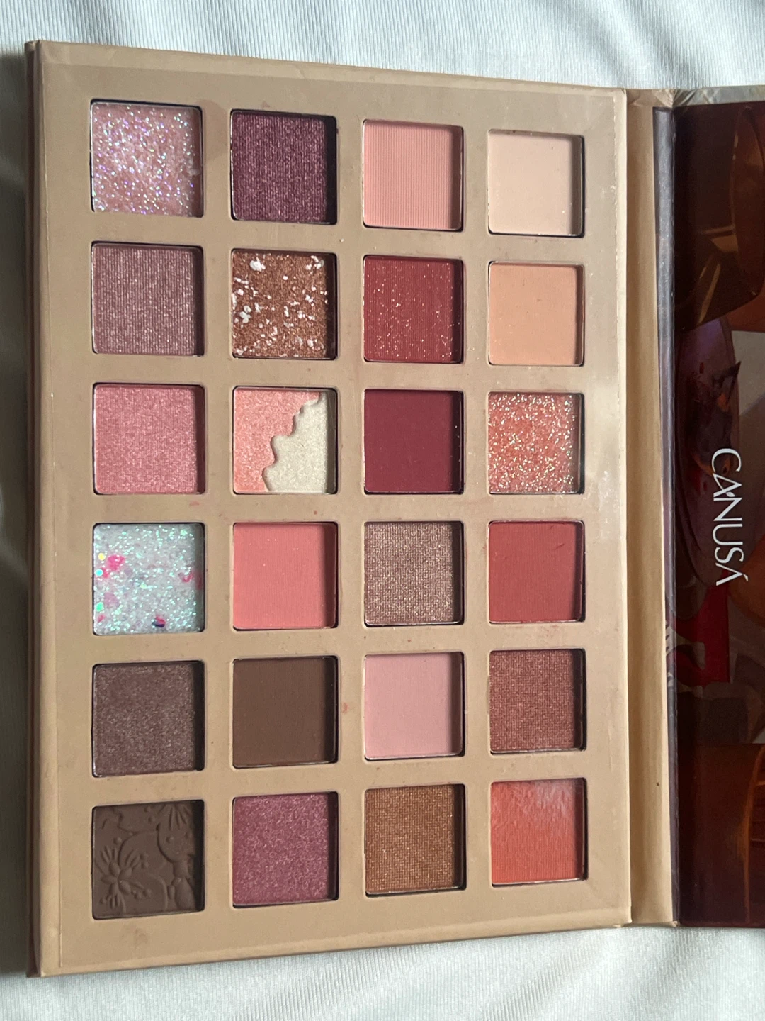 CANUSÁ 24 Colors Eyeshadow Palette - photo 3