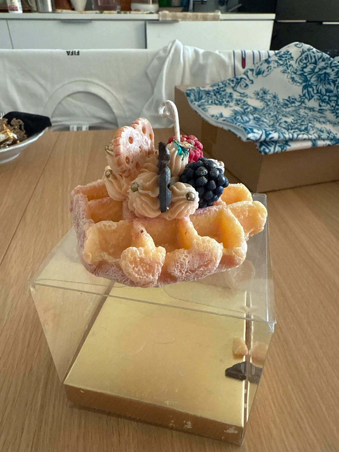 Waffle-shaped candle with berries and chocolate - photo 3