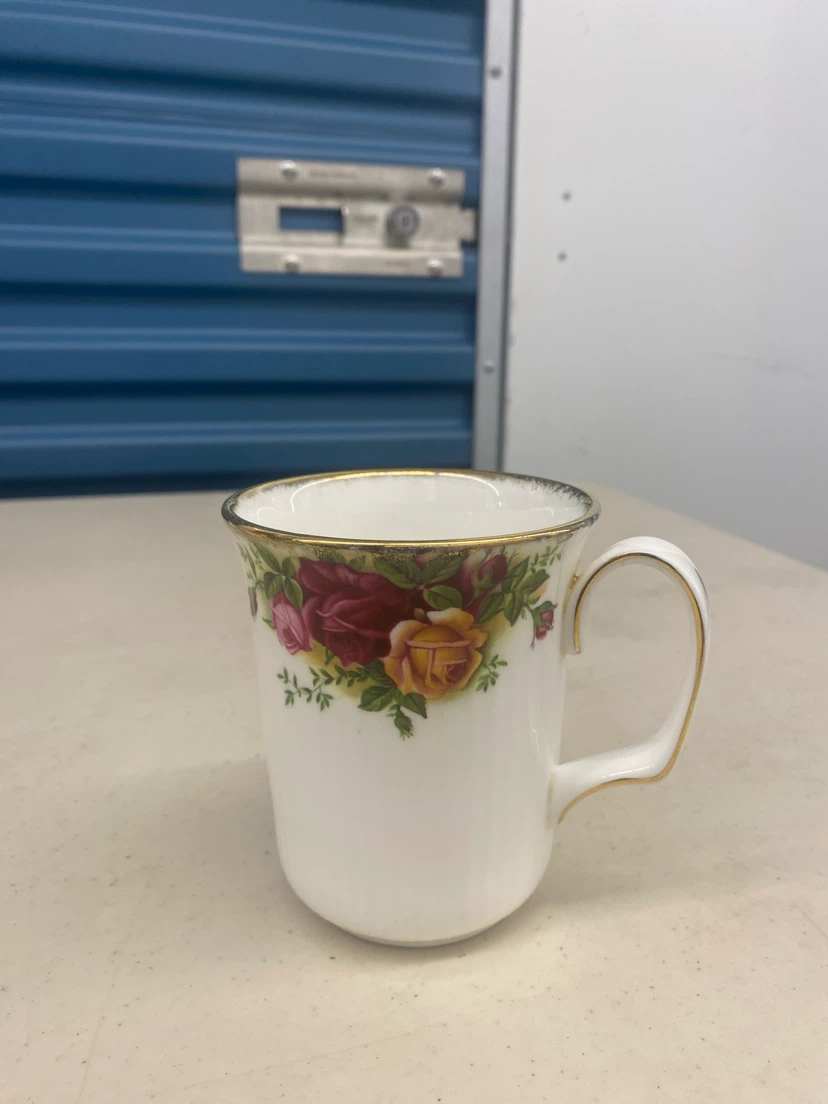Set of 4 Royal Albert Old Country Roses Mugs - photo 2