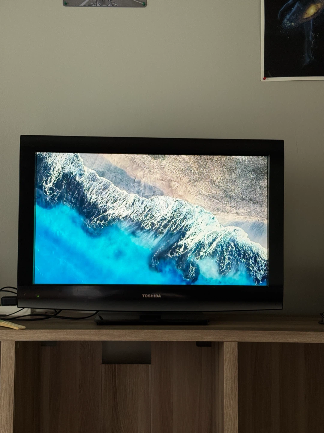 Toshiba Flat Screen TV + new swivel stand