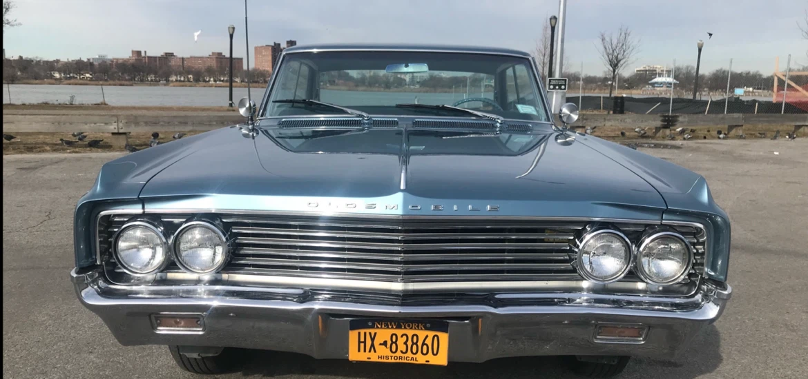 1963 Oldsmobile Dynamic 88 - photo 2