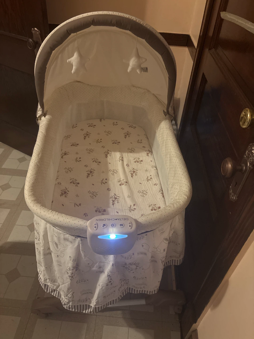 Delta Children Deluxe Sweet Dreams Bassinet
