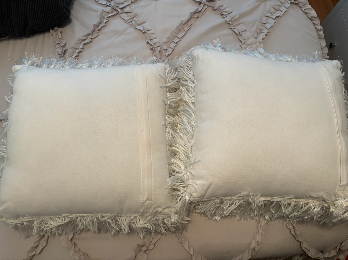 Set of 2 White Shaggy Throw Pillows - photo 3