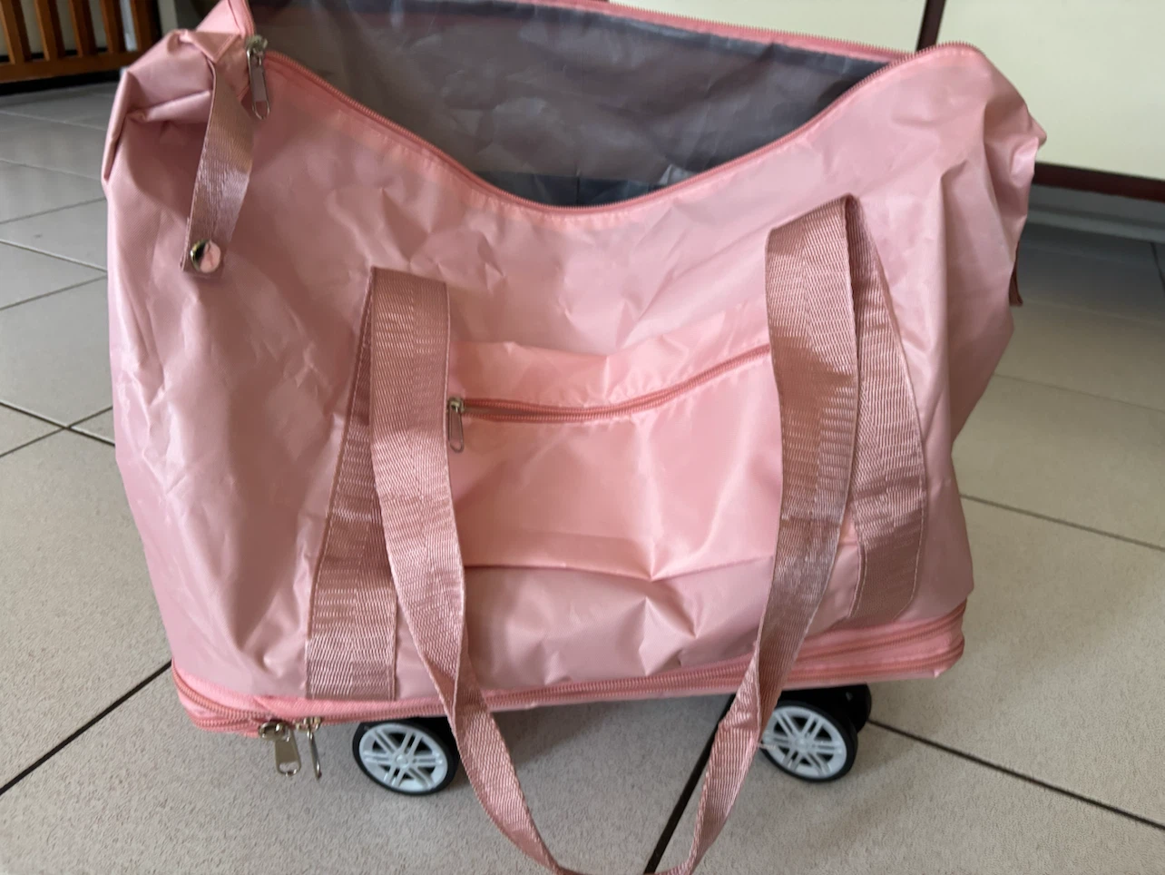 Hong Fu Pink Rolling Duffle Bag - photo 2
