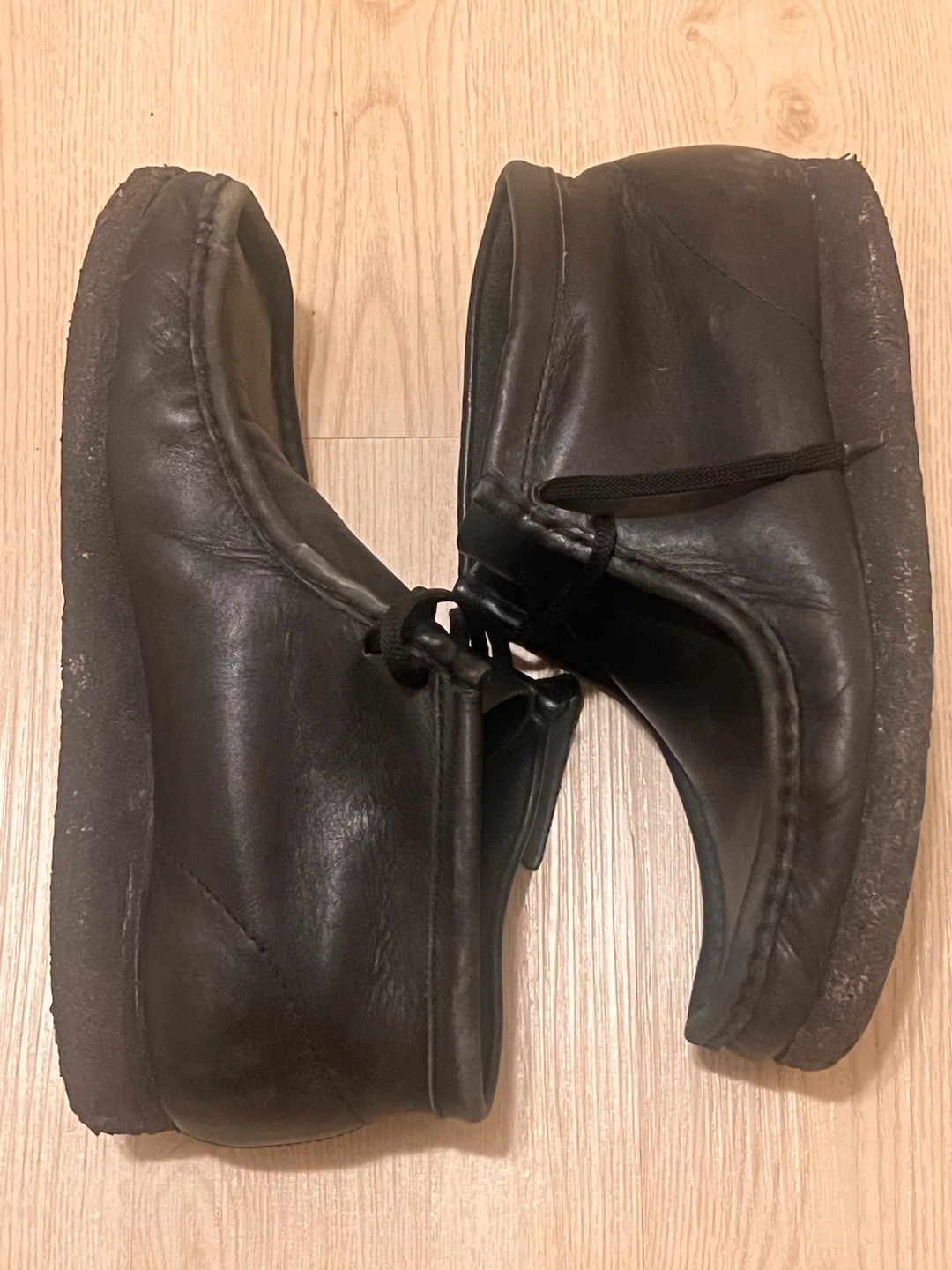 Clarks Wallabees Black Leather Boots - Size 9 - photo 4