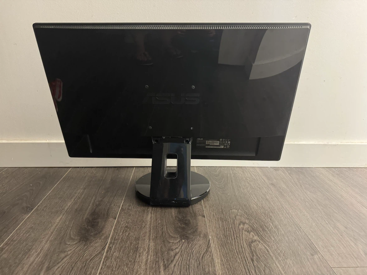 Move out - Flash Sale - Asus Desktop Screen with Free HDMI Cable - photo 2