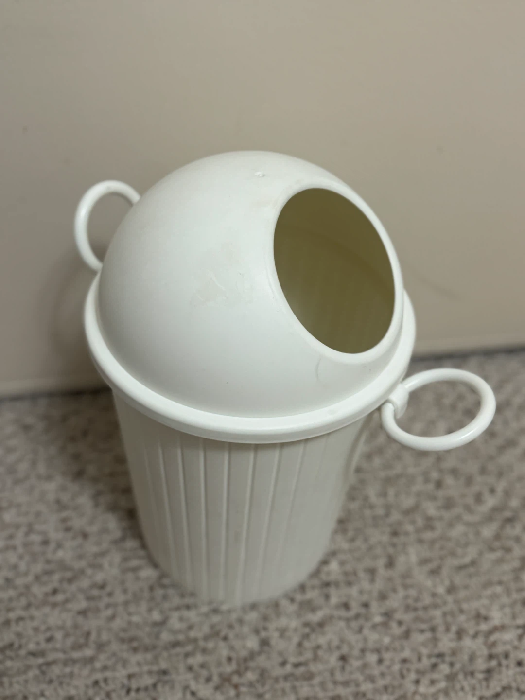 White Plastic Bin with Lid