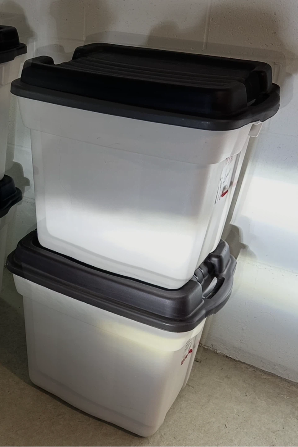 Rubbermaid HiTop Roughneck Storage Tote - photo 5
