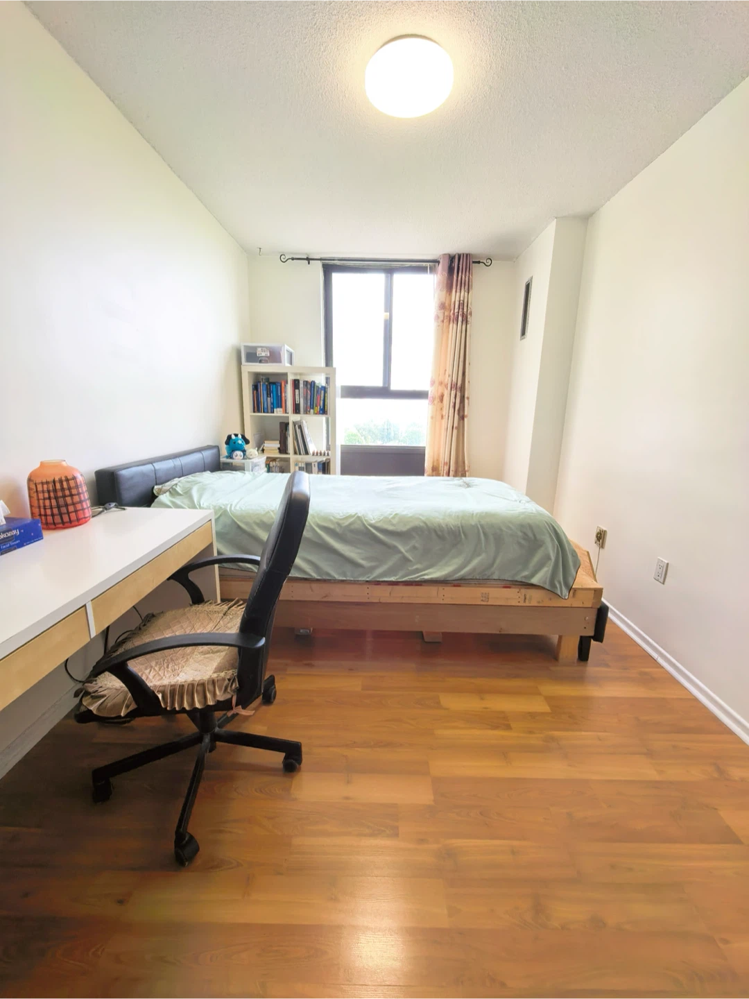 finch/don mills 2B1B condo $556,000 - photo 5