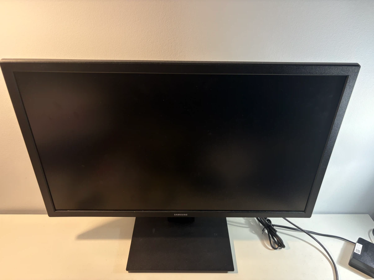 Samsung 24-inch monitor
