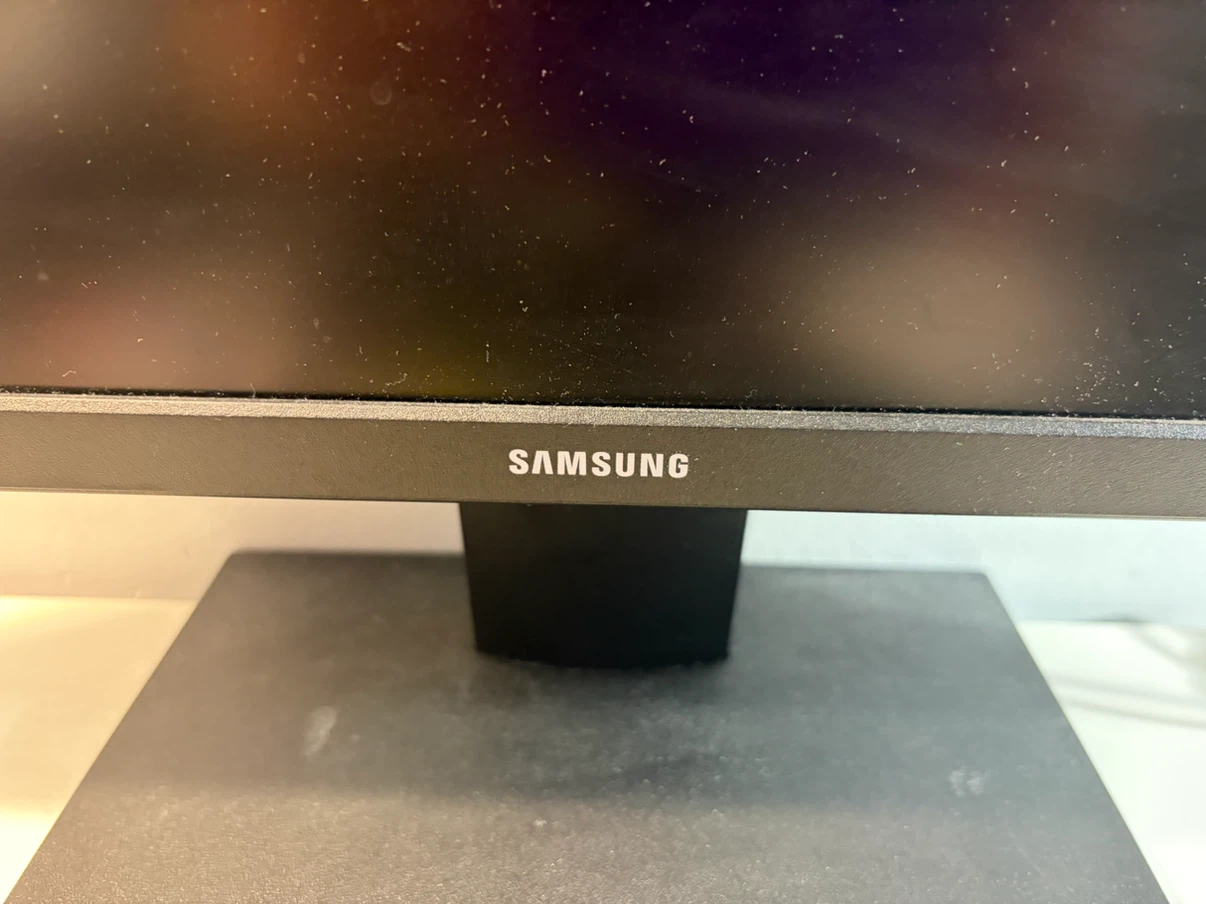 Samsung 24-inch monitor - photo 2
