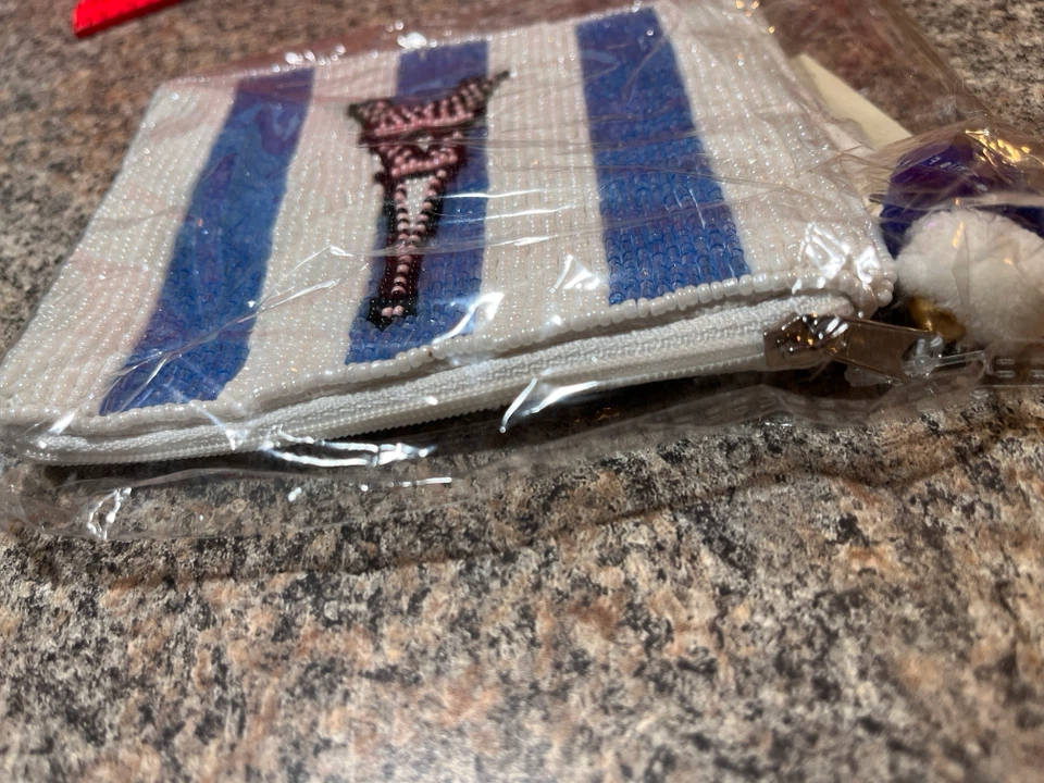 Francesca's Eiffel Tower Beaded Pouch - photo 4