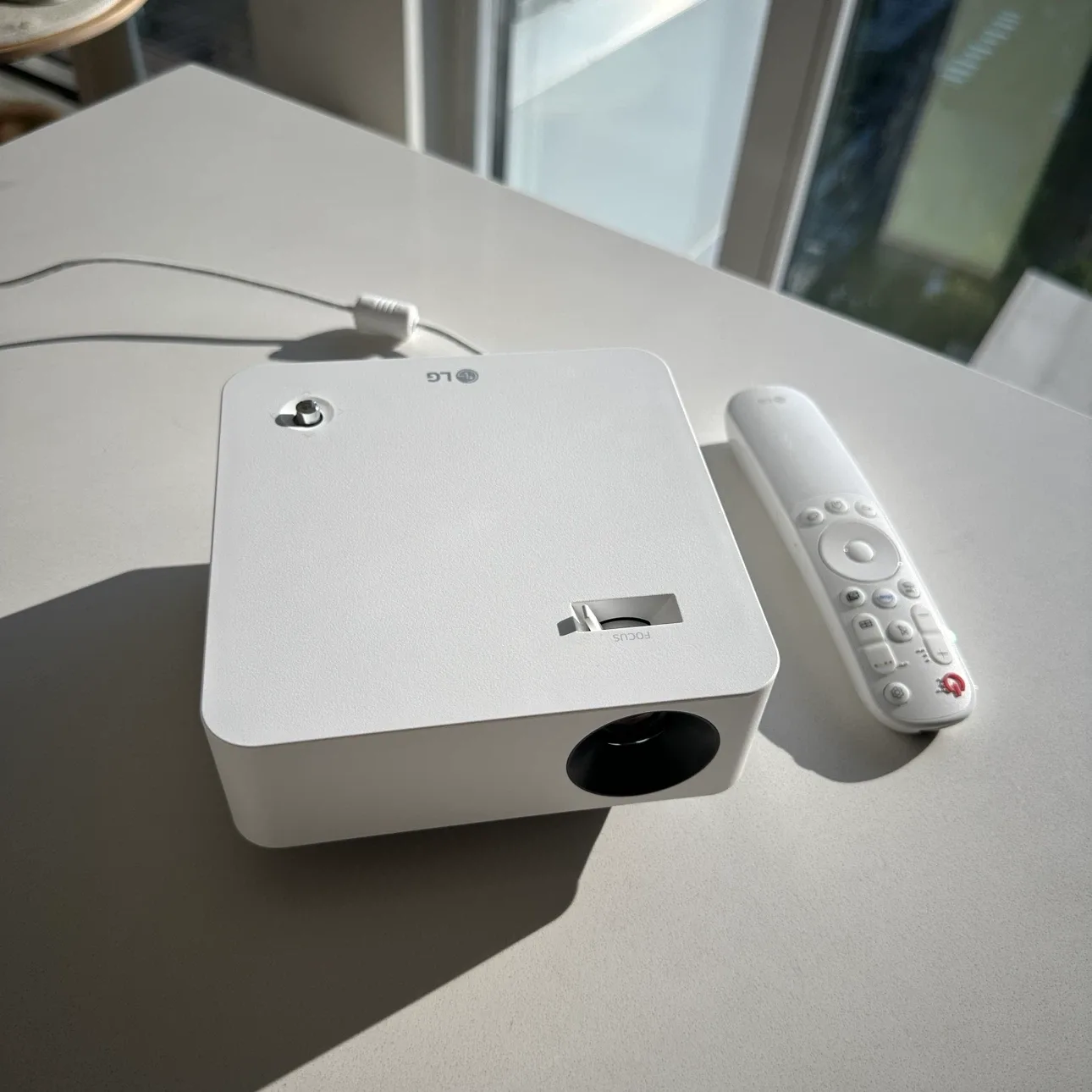 LG CineBeam PF510Q Full HD (1920X1080) Smart Portable Projector - photo 2