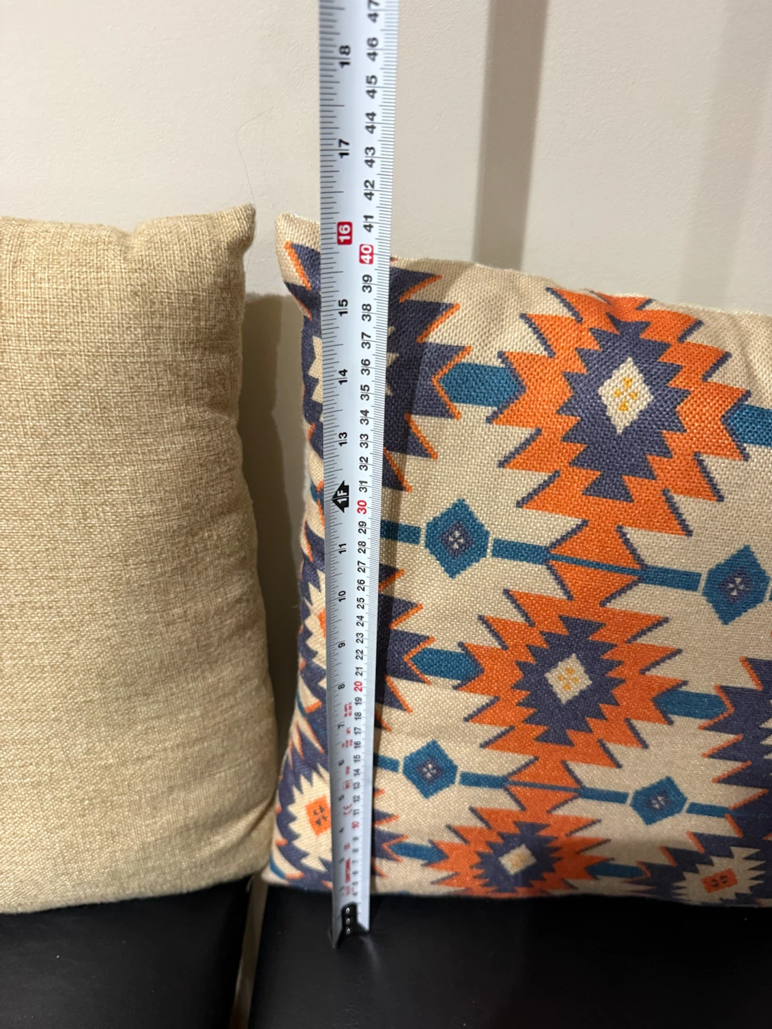 Throw pillows - photo 2